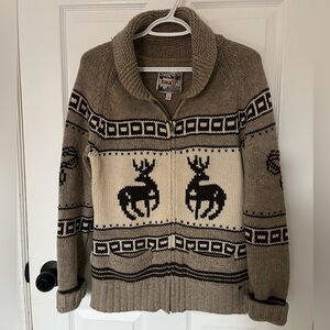 Aritzia TNA 100% Lambswool Sweater with Reindeer Pattern Cowichan Vintage